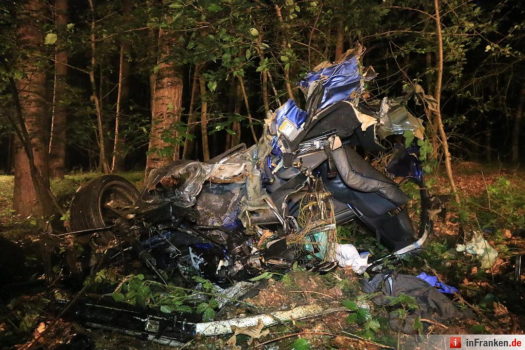 Tödlicher Unfall bei Boxbrunn: Pkw wird zerfetzt