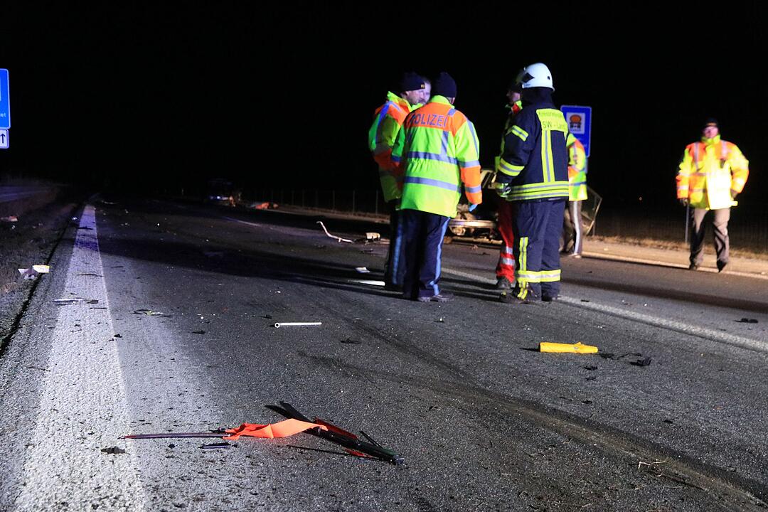 Unfallstelle nicht gesehen: Tragisches Unglück fordert zwei Menschenleben