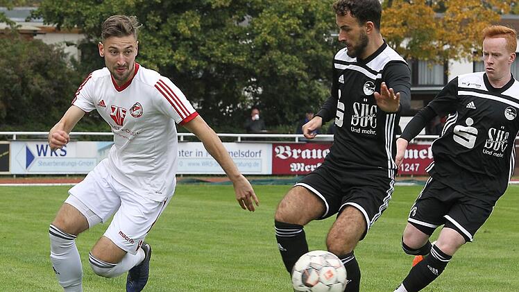 Philipp H&ouml;rnes (links) traf in dieser Saison schon achtmal f&uuml;r den SV Memmelsdorf. Foto: sportpress