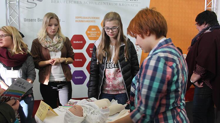fAm Stand der Kinderpflegerschule  Foto: Veronika Schadeck
