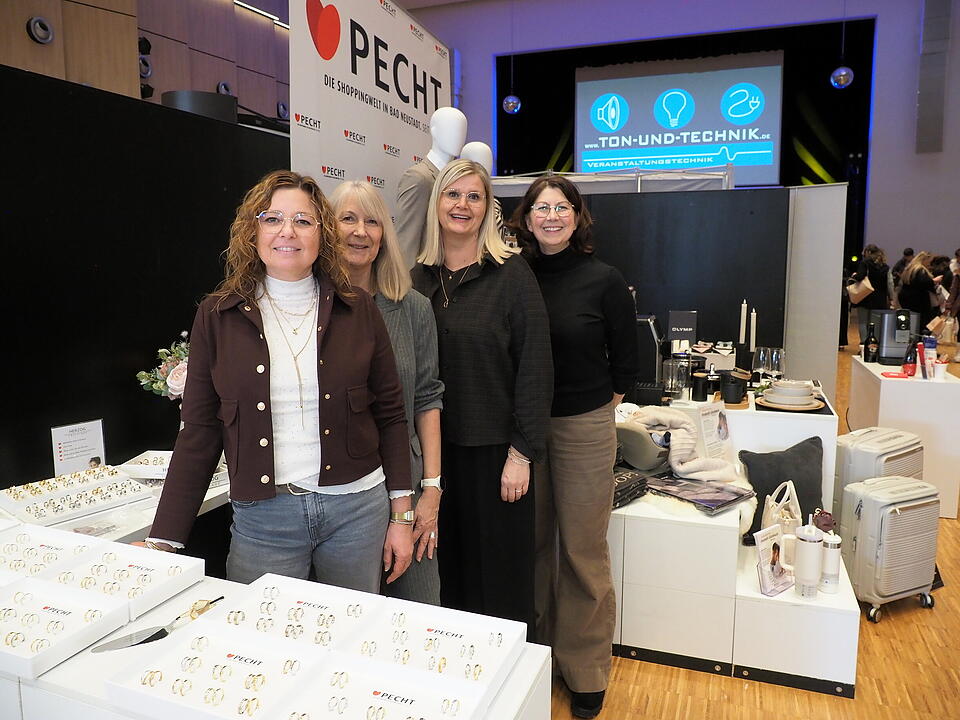 Inkl. Braut- und Festmodenschauen.