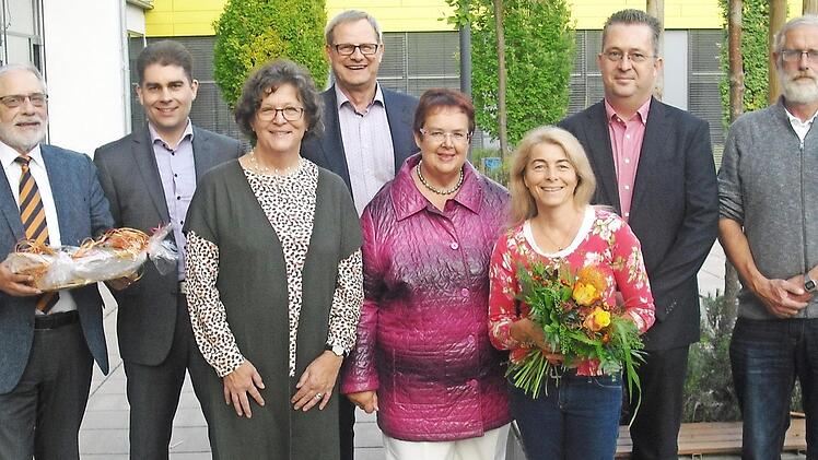 Verabschiedungen und eine Neuwahl gab es bei der außerordentlichen Mitgliederversammlung (von links): Leo Pfennig, Jens Hupfer, Gisela Richter, Joachim Schwigon, Anneliese Albert (Beisitzerin Vorstand), Kerstin Vonderau, Christian Stoßberg und Schriftführer Peter Balthasar. Foto: Helmut Schreiner
