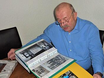 Seit Jahren archiviert Herbert Doppel unermüdlich die Aktivitäten in Neuses. Foto: Gerd Fleischmann