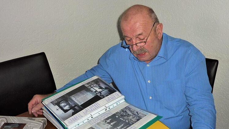 Seit Jahren archiviert Herbert Doppel unermüdlich die Aktivitäten in Neuses. Foto: Gerd Fleischmann