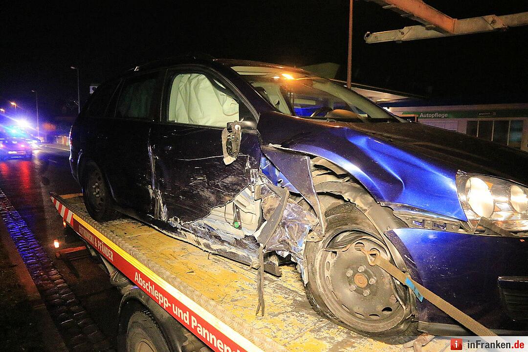 Strullendorf: Raserei endet im Gartenzaun