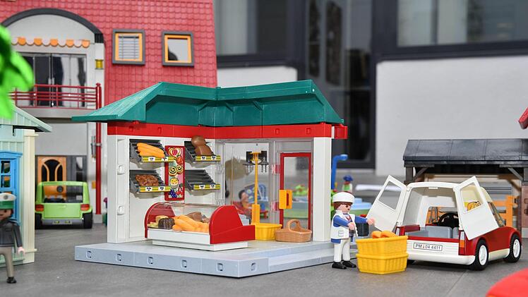 Weil sich das perfekte Dorf in Franken nicht so leicht finden lässt, haben wir es aus Playmobil selbst gebaut.
