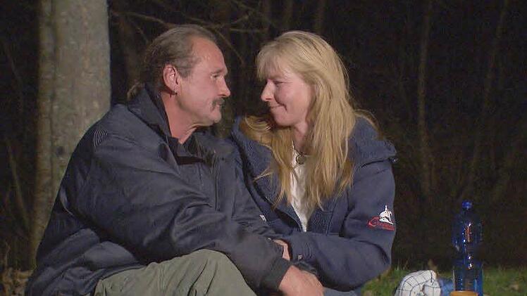 Gottfried und Martina wohnen nun auch zusammen. Foto: RTL
