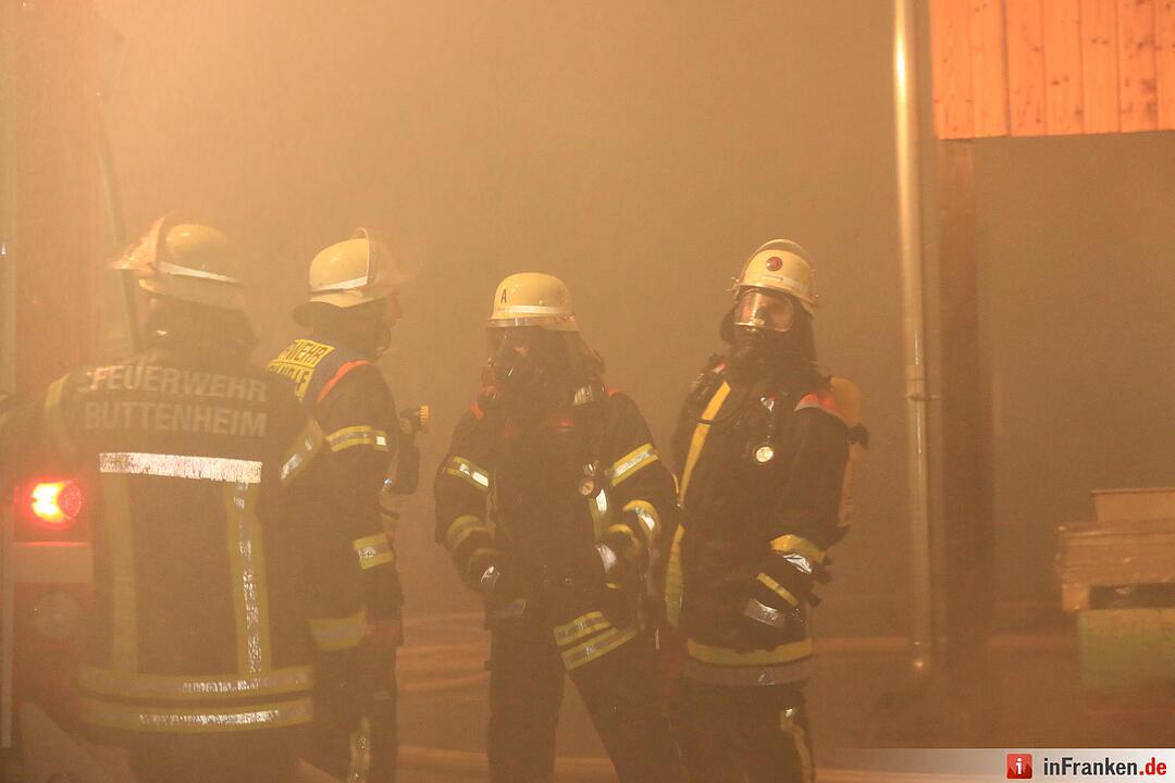 Großeinsatz: Scheunenbrand in Seigendorf