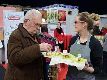 Hauptsache lecker und gesund: Auch in Sachen Ernährung durften Besucher bei der Gesundheitsmesse "zupacken". Fotos: Andrea Spörlein