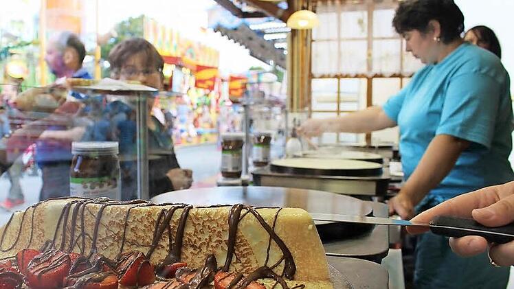 Die Crêpes von Hans Keller gehören zum Freischießen. Fotos: Franziska Knobloch