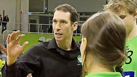 Trainer Itamar Stein war nach Meinung vieler ein absoluter Glücksgriff für die VSG Coburg/Grub. Der neue Trainer führte die Mannschaft bisher auf den ausgezeichneten 4. Platz in der 1. Liga. Fotos: Albert Höchstädter