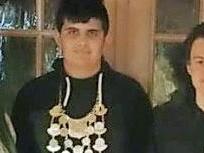 Das K&ouml;nigshaus Jugend (von links): Schie&szlig;leiterin Petra Haderlein, Strohk&ouml;nig Sinan &Ouml;zcakmak, Erster Ritter Louis Schlottke, Zweiter Ritter Toni St&ouml;cker