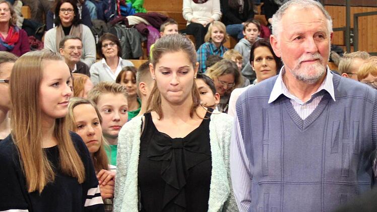 Die beiden Filmerinnen Lena und Melanie mit U. Günther