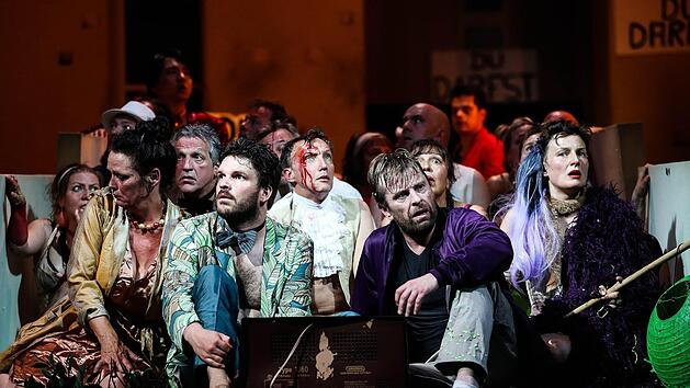 Die Oper "Aufstieg und Fall der Stadt Mahagonny" von Bert Brecht und Kurt Weill feierte Premiere am Landestheater Coburg. Regie f&uuml;hrte Konstanze Lauterbach.Foto: Henning Rosenbusch