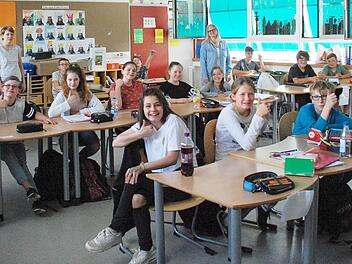 Die 6. Klasse der Grund- und Hauptschule Bad Rodach war begeistert von den Methoden der Lernberaterin Nicole Kollarsch.  Foto: Christiane Lehmann