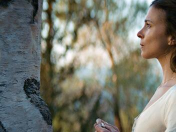 Auf der Suche nach dem Baum: Die Romanadaption "Der Russe ist einer, der Birken liebt" erz&auml;hlt die Geschichte von Mascha (Aylin Tezel).