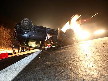 Schwerer Unfall auf der A70. Fotos: News5/Herse