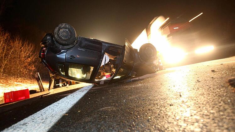 Schwerer Unfall auf der A70. Fotos: News5/Herse