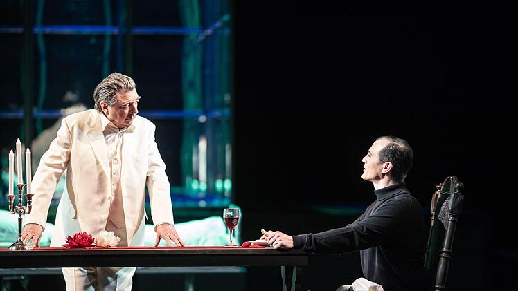 "Masse Mensch Macht": Stephan Kaluzas Schauspiel "30 Keller" feierte Premiere am Landestheater Coburg.Foto: Sebastian Buff