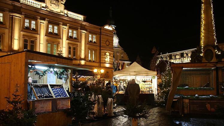 Den Kulmbacher Weihnachtsmarkt auf dem Marktplatz wird es in diesem Jahr nicht geben.  Foto: Archiv