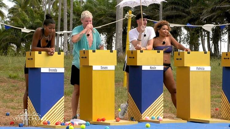Beim Kopfgeld-Spiel kassiert Brenda die meisten Bälle - ihr Kopfgeld sinkt auf 5.000 Euro.