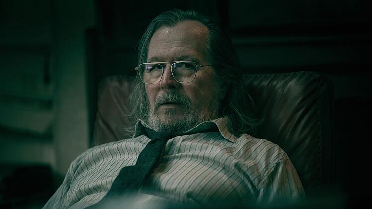 Jackson Lamb ist streng, riecht streng und gibt alles f&uuml;r seine Spione von der Resterampe: Oscar-Preistr&auml;ger Gary Oldman f&uuml;hrt die bei Apple TV die "Slow Horses" an.