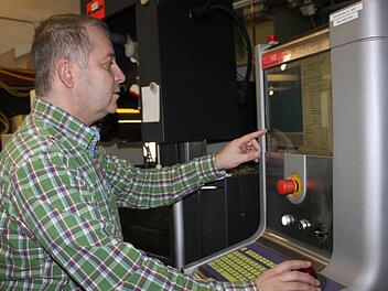 Stefan Heyder ist Feinwerkmechaniker. Er ist davon überzeugt, dass der Beruf künftig immer wichtiger wird.  Foto: Veronika Schadeck