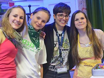 Möchten in der Schule mehr mitreden: Natalie Volkert, Nicki Horst, Viktoria Rösch und Carina Rabong Foto: Nikolas Pelke