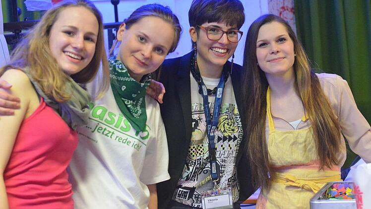 Möchten in der Schule mehr mitreden: Natalie Volkert, Nicki Horst, Viktoria Rösch und Carina Rabong Foto: Nikolas Pelke