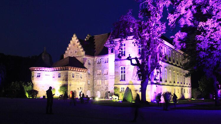 In dieses Licht wurde das Schloss beim Musikwochenende im letzten Jahr getaucht. Foto: Birgit Kestel