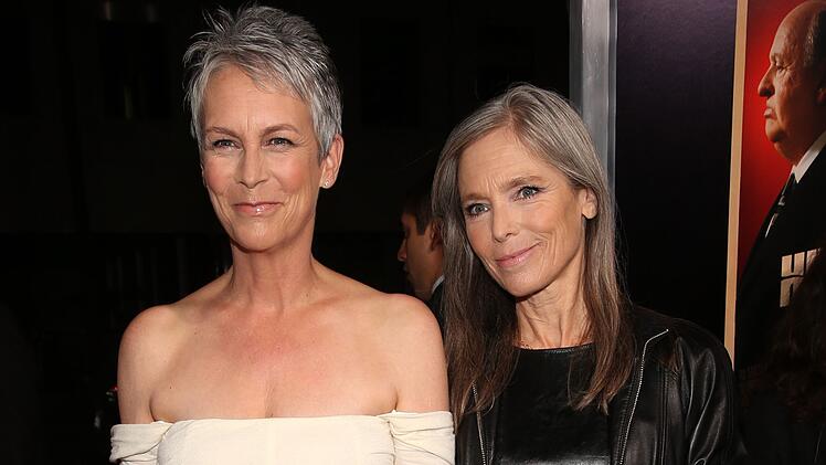 Jamie Lee Curtis (links) und ihre Schwester Kelly Lee Curtis im Jahr 2012. Letztere ist im Alter von 69 Jahren nun verstorben.