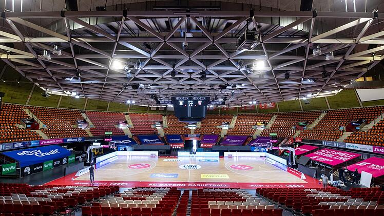 Blick in den Audi-Dome, dessen Zuschauertribünen bei den Spielen des Finalturniers leer bleiben Foto: Sven Hoppe/dpa