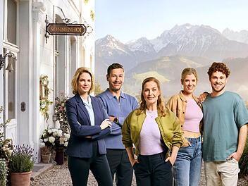 Die f&uuml;nf Lamminger-Geschwister kehren in ihre alte Heimat zur&uuml;ck (von links): Julia (Rike Schmid), Konstantin (Michael Epp), Lilli (Pina K&uuml;hr), Becky (Sina Zadra) und Freddy (Tobias Sch&auml;fer).