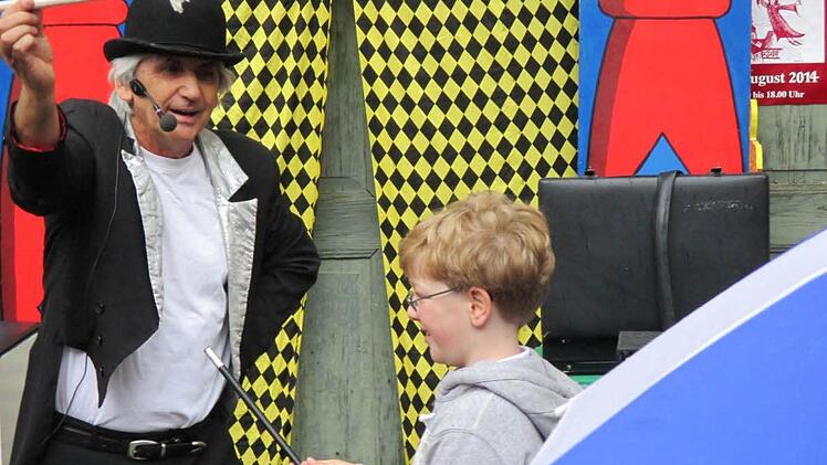 Zauberer "Magic Richie" zauberte hier mit Nils Burkard