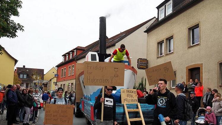 Impressionen vom Kirchweihfestzug in BurgebrachAndrea Soörlein