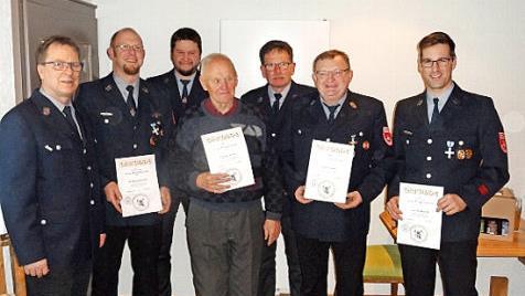 Die Ehrung bei der FFW Drügendorf  Foto: privat