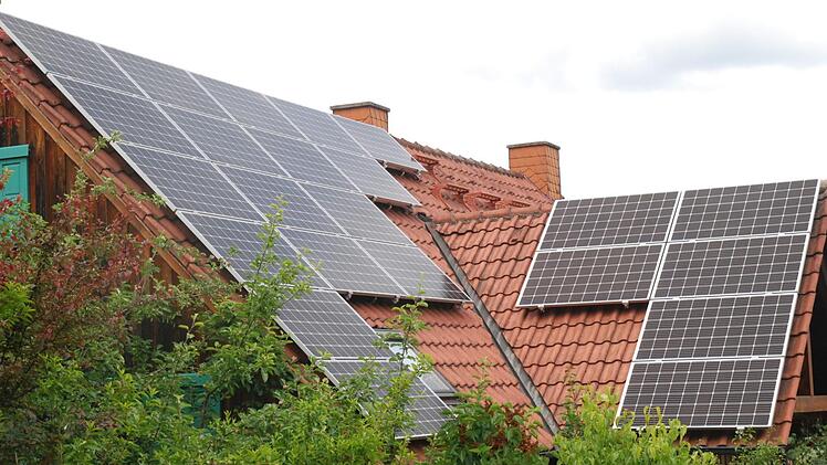 Auch Ausrichtungen nach Süden und Osten sind für eine Photovoltaikanlage geeignet.  Foto: Theo Hein
