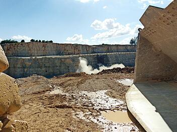 Staub wirbelte die Überwachung der Auflagen für den Steinbruch Bärnreuther-Deuerlein im Stadtrat auf.