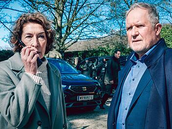 Es wird politisch im "Tatort: Wir sind nicht zu fassen": Die Wiener Bibi Fellner (Adele Neuhauser) und Moritz Eisner (Harald Krassnitzer) ermitteln unter Menschen, die den Staat ablehnen. Und davon gibt es - analog zur Realität - offenbar immer mehr.
