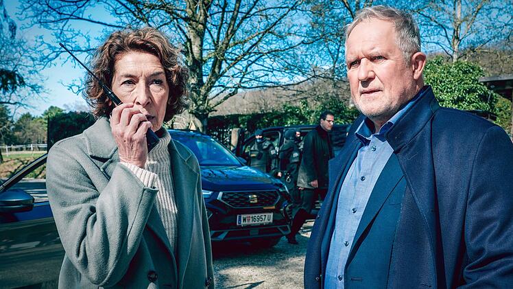 Es wird politisch im "Tatort: Wir sind nicht zu fassen": Die Wiener Bibi Fellner (Adele Neuhauser) und Moritz Eisner (Harald Krassnitzer) ermitteln unter Menschen, die den Staat ablehnen. Und davon gibt es - analog zur Realität - offenbar immer mehr.