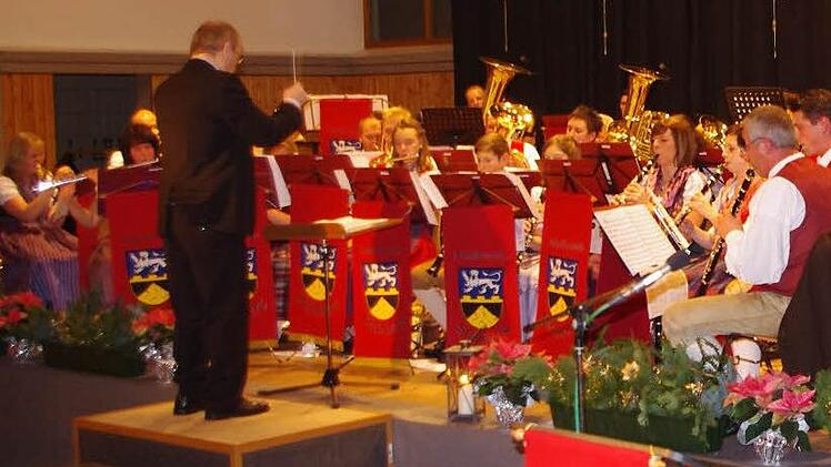 Der Musikverein Steinberg begeisterte 2012 beim Weihnachtskonzert. Am kommenden Samstag spielen die Musiker erneut auf. Foto: Heike Schülein