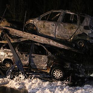 Lkw fängt auf A6 bei Herriden Feuer