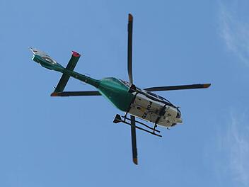 Bei der Suche nach dem Vermissten war auch ein Polizeihubschrauber im Einsatz.  Symbolbild: