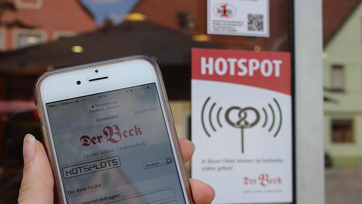 Wer beim Café von "Der Beck" etwas kauft, darf zwei Stunden lang kostenlos surfen.  Foto: Lena Alt