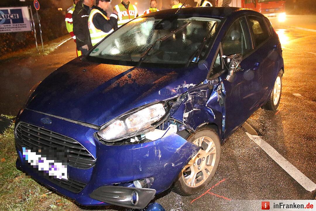 Auto kollidiert in Coburg mit Triebwagen