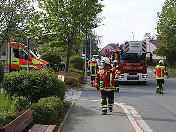 Zimmerbrand in Bezirksklinikum: Großeinsatz für die Feuerwehr
