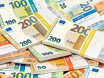 Bis zum Jahresende kommt der Kreis auf einen siebenstelligen Betrag, der nicht gegenfinanziert ist. Symbolbild: Imago/Wolfilser
