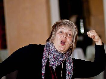 Kerstin Kluge tanzt den Lambeth Walk aus Noel Gays "Me and My Girl". Die Neuinszenierung des Erfolgsmusicals feiert am 17. November Premiere am Landestheater.