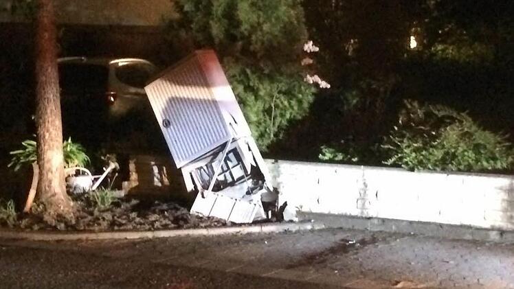 Bilder vom Unfallgeschehen unmittelbar nach dem Crash.Fotos: privat