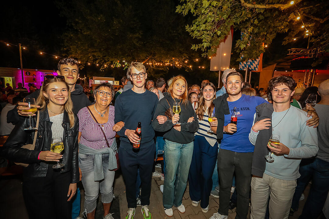Impressionen vom größten Weinfest in Franken!